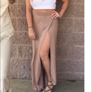 Vestique Maxi Skirt with Slit